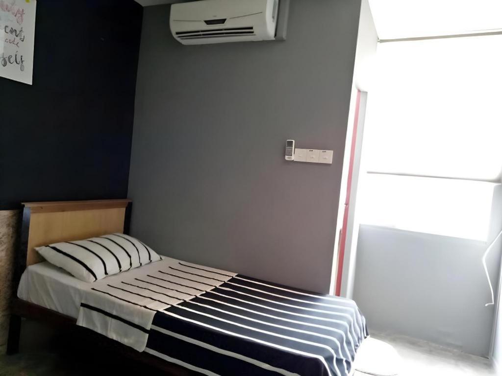 Koptel Budget Hotel Kuching Bagian luar foto