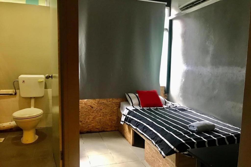 Koptel Budget Hotel Kuching Bagian luar foto