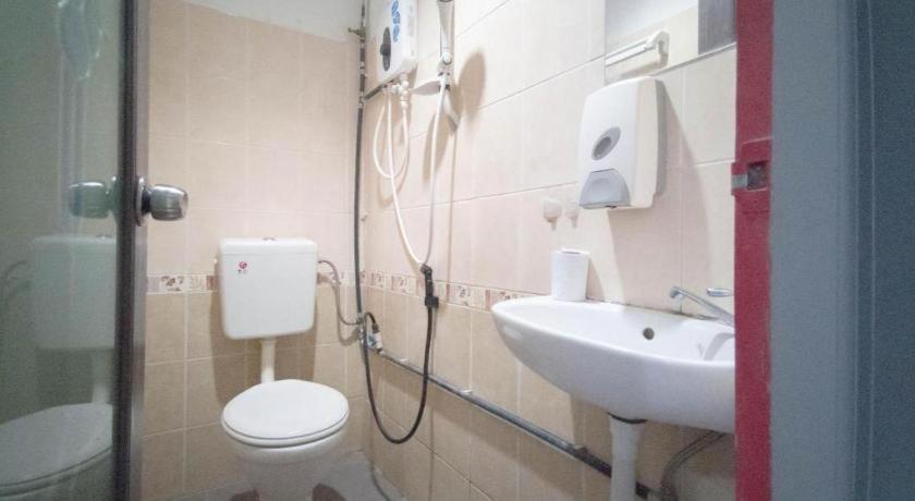 Koptel Budget Hotel Kuching Bagian luar foto