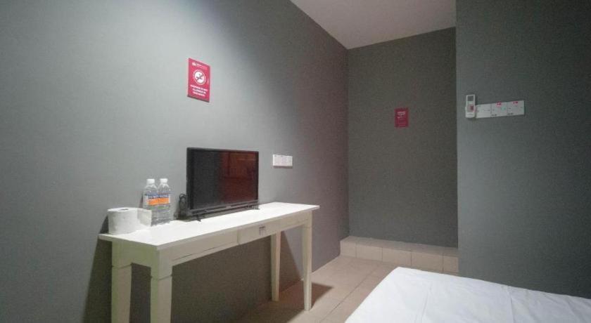 Koptel Budget Hotel Kuching Bagian luar foto