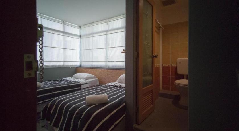 Koptel Budget Hotel Kuching Bagian luar foto